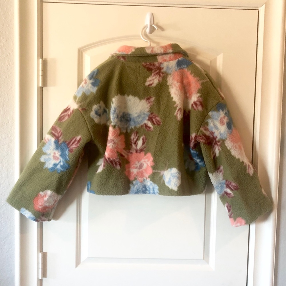 Urban Outfitters Torrance Floral Sherpa Fleece Cropped Quarter Zip Pullover - Picture 2 of 8